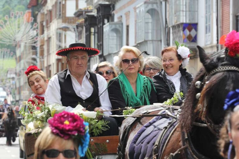 Feria de Abril en Infesto Asturias 2024 768x512