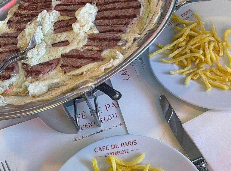 Lentrecote Cafe de Paris2 1 768x570