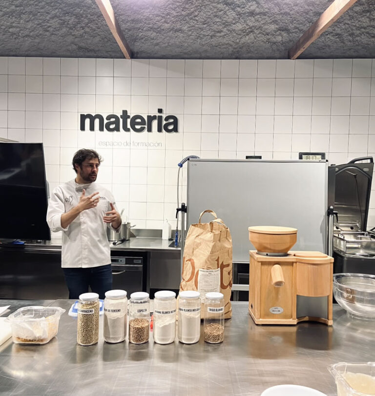 Taller y Cata de Pan en Escuela Materia Pan Delirio 3 768x812