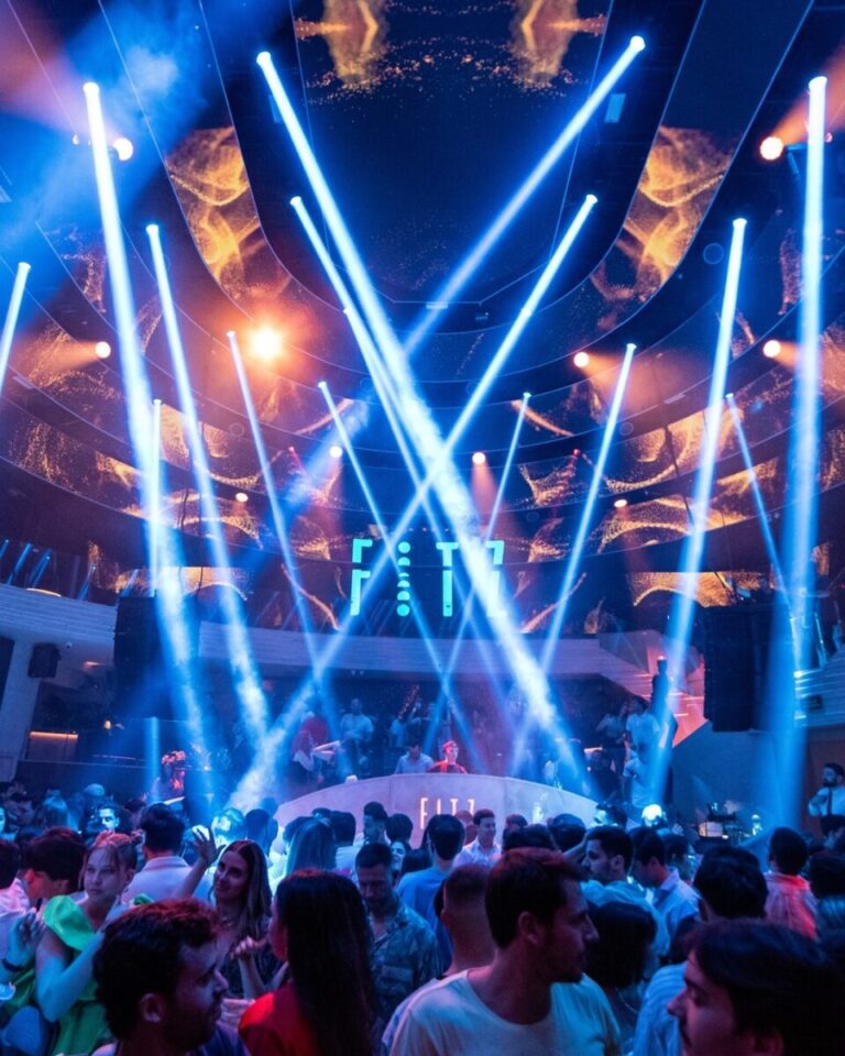 Cosmic Cruise Fiesta en un crucero Interestelar en Fitz Club 3 768x960