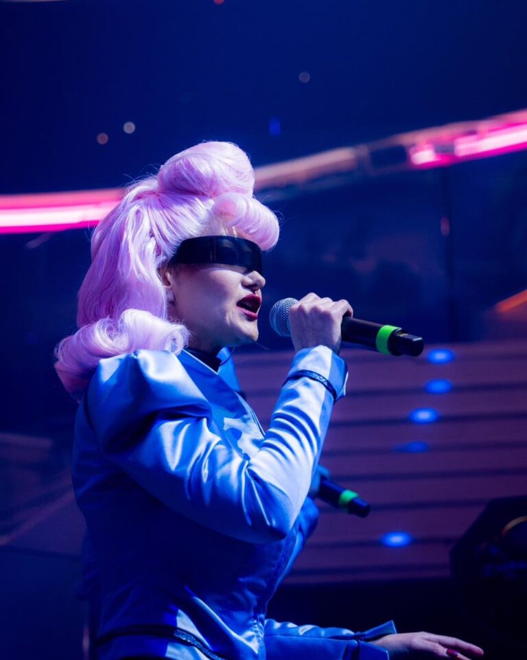 Cosmic Cruise Fiesta en un crucero Interestelar en Fitz Club 5 768x961