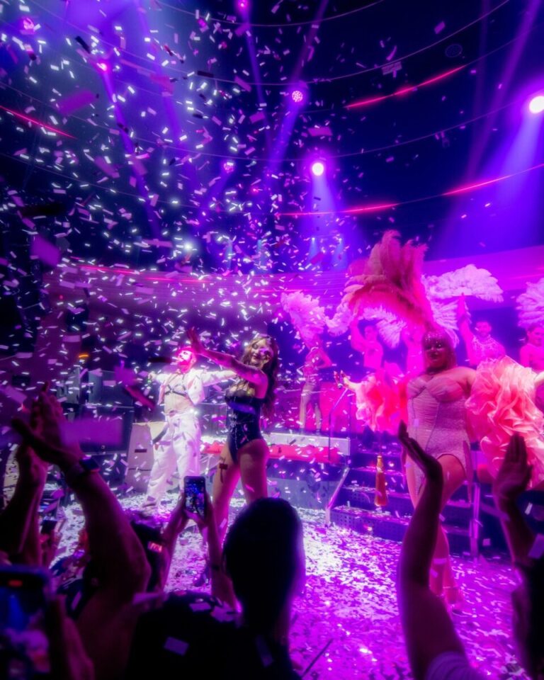 Cosmic Cruise Fiesta en un crucero Interestelar en Fitz Club 7 768x960