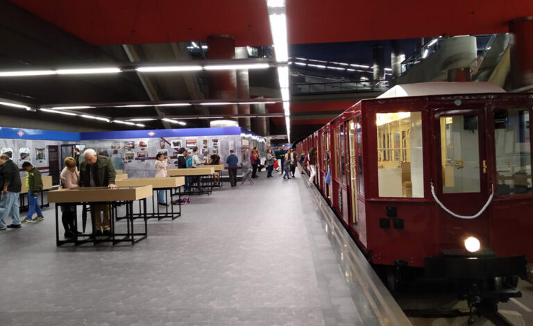 Exposicion de trenes historicos en la Estacion de Chamartin 2 768x470
