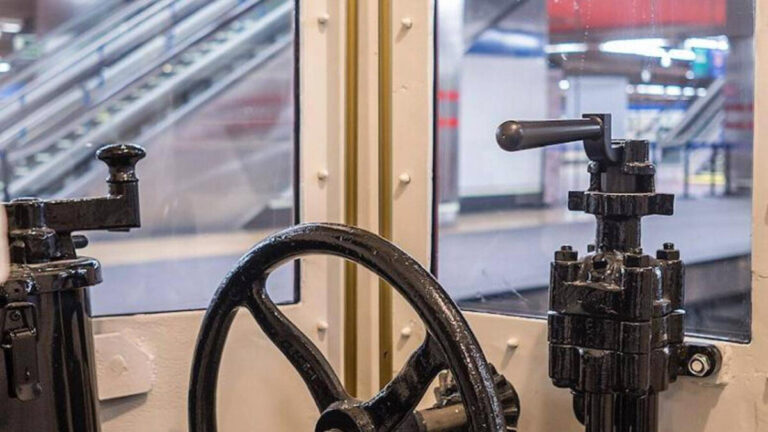 Exposicion de trenes historicos en la Estacion de Chamartin 7 768x432