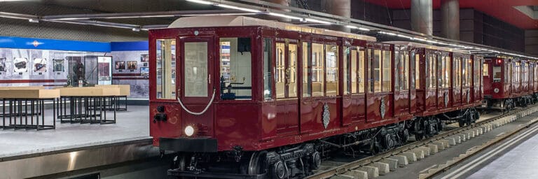 Exposicion de trenes historicos en la Estacion de Chamartin 768x256