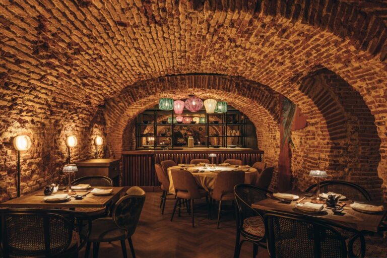 Hotaru Madrid 768x512