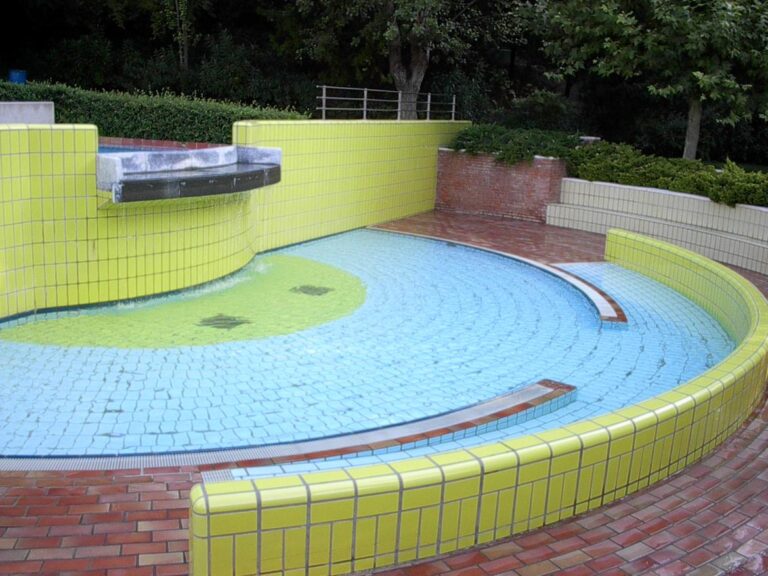 Centro de Natacion Mundial 86 5 768x576