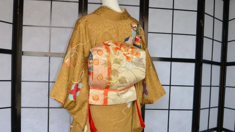 Exposicion Kimono identidad cambiante. Un siglo a pie de calle en Serreria Belga 768x432