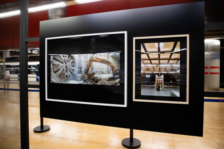 Exposicion fotografica Miradas Metro en ochenta instantes en la Estacion de Chamartin 3 768x512