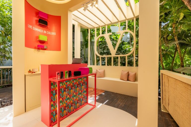 Valentino beauty Pop up store de perfumes en Puente Romano 768x512