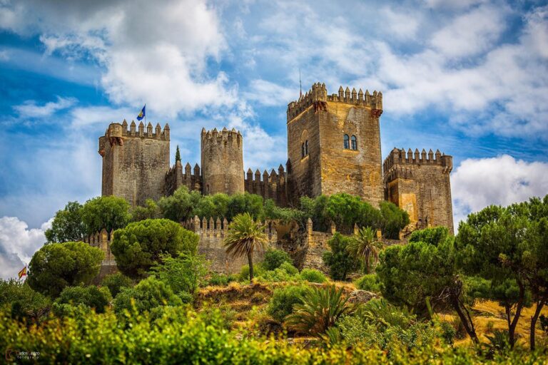 Visitas teatralizadas al Castillo de Almodovar del Rio 3 768x512
