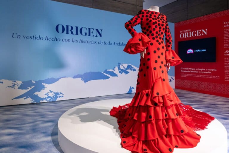 Exposicion Origen Un vestido hecho con las historias de toda Andalucia en el Museo del Traje 768x513