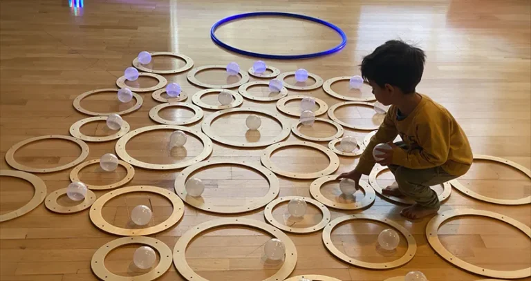 Jugar en el Circo. Aire Espacios de Encuentro y juego en el Teatro Circo Price 768x407