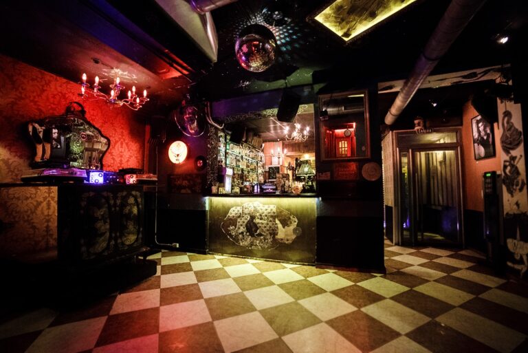 La Noche Boca Arriba 768x513