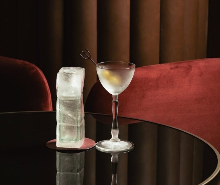 El Anfitrion de Neptuno 768x645