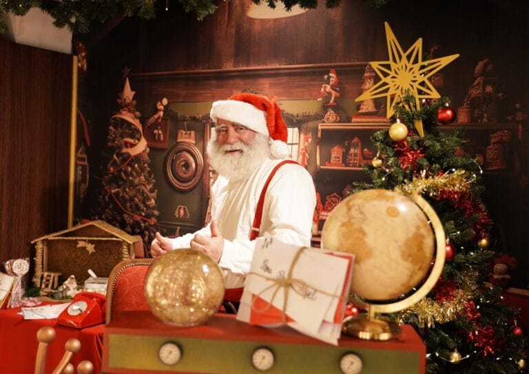 Experiencia inmersiva La estacion de la Navidad en La Puerta del Sol 2 768x543