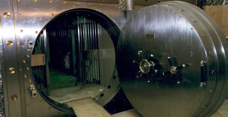 Gymkana Policiaca evita el robo al Banco de Espana 768x394