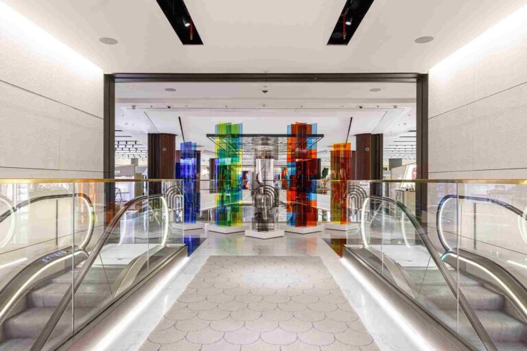 Exposicion Inmersiva El Bosque de Esculturas de David Magan en Galeria Canalejas 768x512