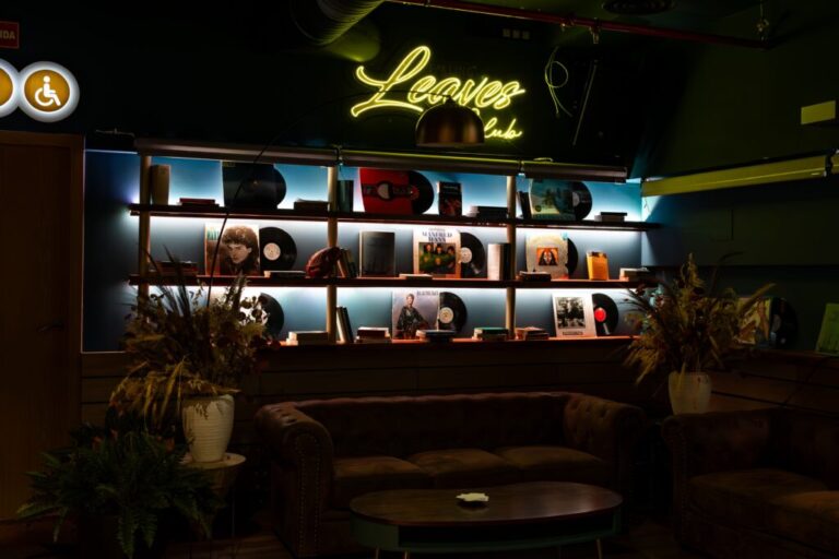 Fallen Leaves 3 768x512