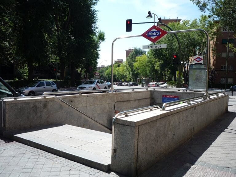 Metro Artilleros 768x576