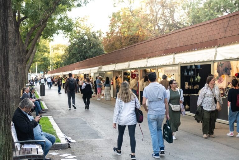 Feria de Artesania de Madrid 768x513