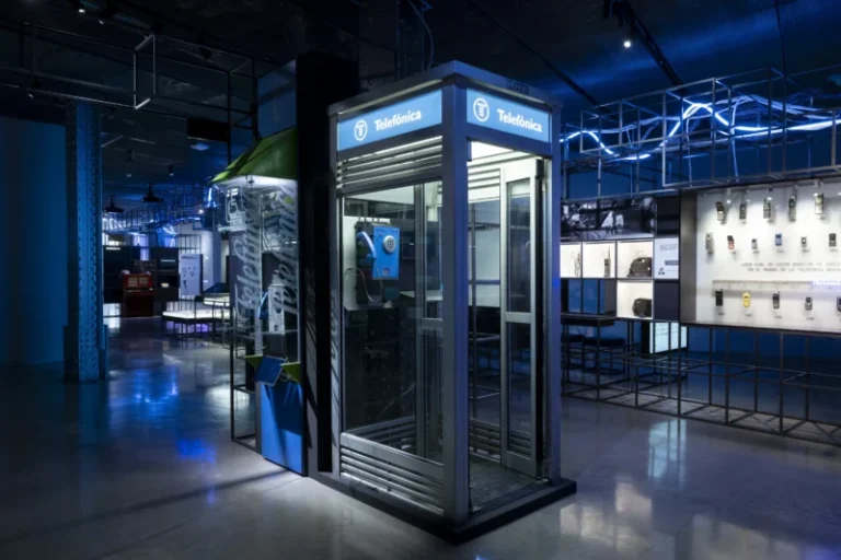 Exposicion Exponencial De analogicos a digitales en Espacio Fundacion Telefonica 4 768x512