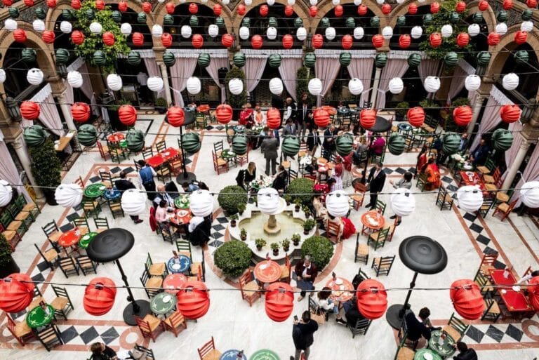 Feria de Abril en el Hotel Alfonso XIII en Sevilla 768x513