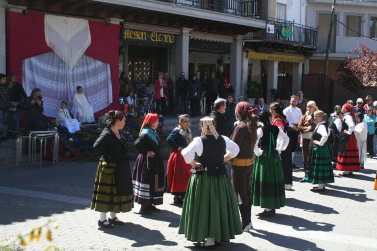 Fiesta de las Mayas y los Mayos de El Molar 768x512