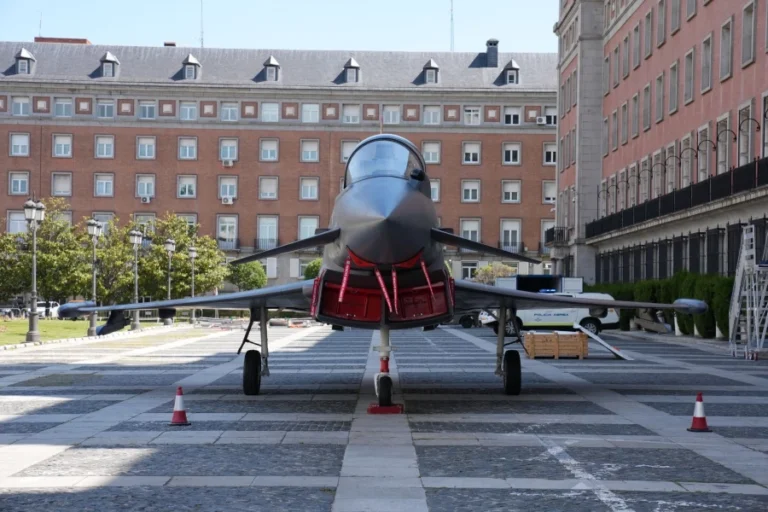 Experiencia inmersiva caza Eurofighter en Madrid 2 768x512