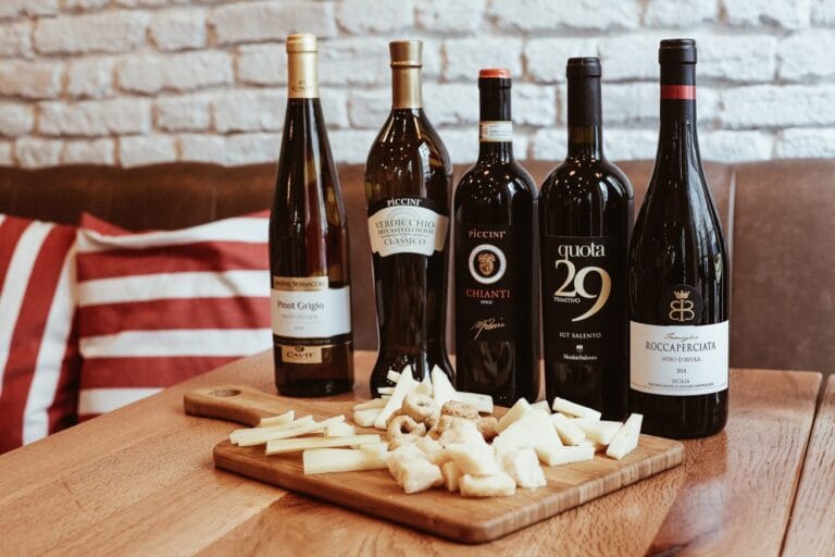 Cata guiada de Vinos y Quesos Italianos en Just Italia 768x512