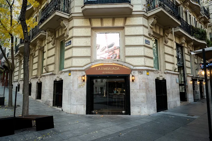 La Embajada de Serrano