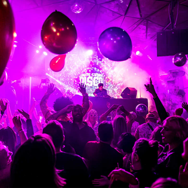 Gimme Gimme Disco Fiesta de Baile Disco Inspirada en ABBA 2