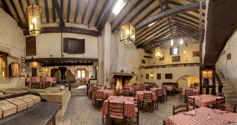 Meson Cuevas del Vino 1 768x405